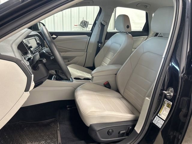 Used 2021 Volkswagen Jetta SE FWD image 13