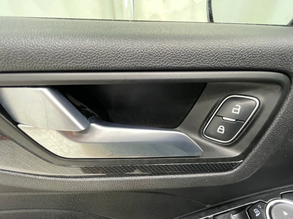 Used 2025 Ford Escape ST-Line AWD/4WD image 12