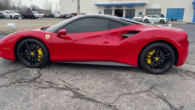 Used 2018 Ferrari 488 GTB image 5