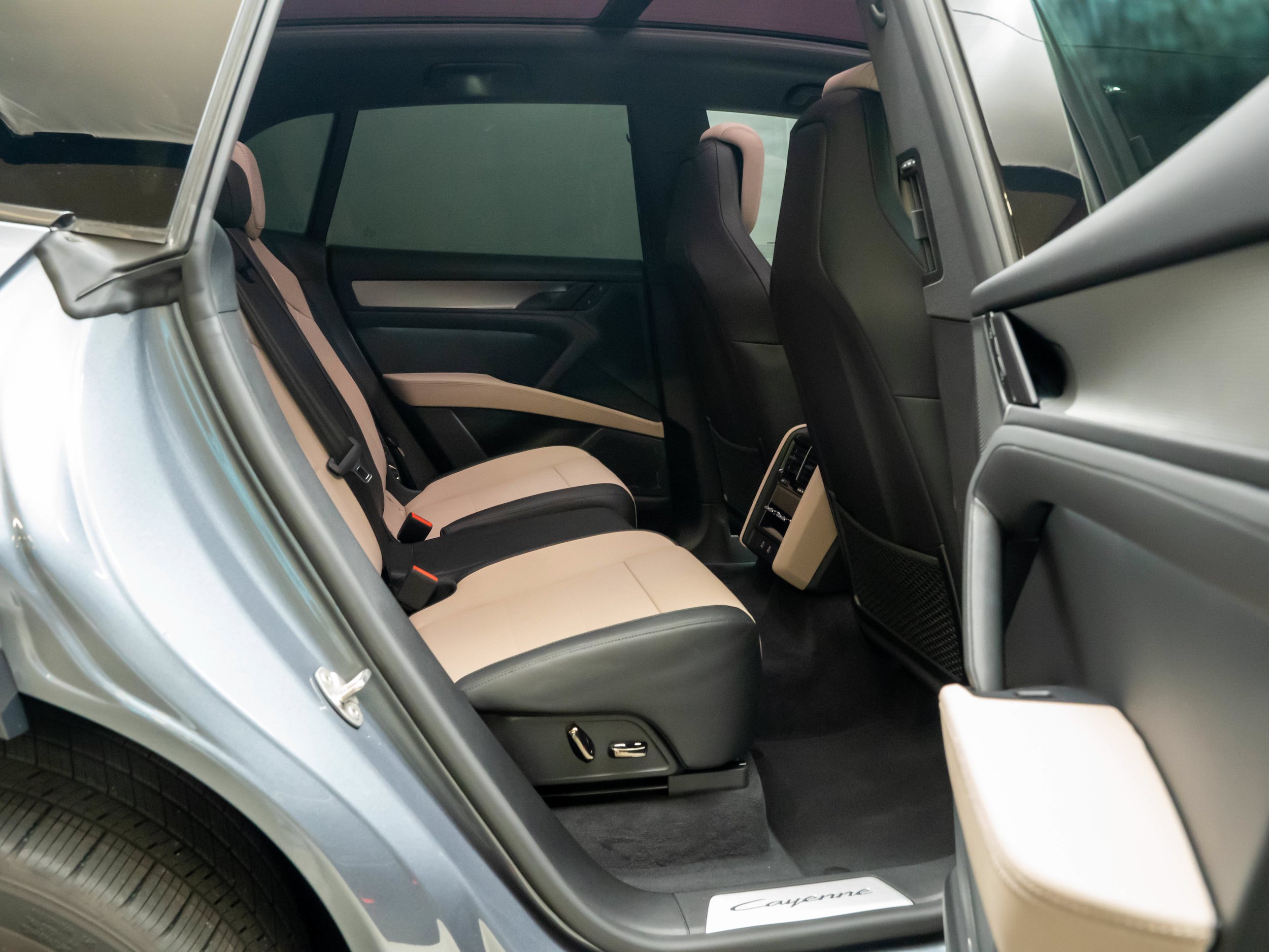 New 2026 Porsche Cayenne Electric AWD/4WD image 35