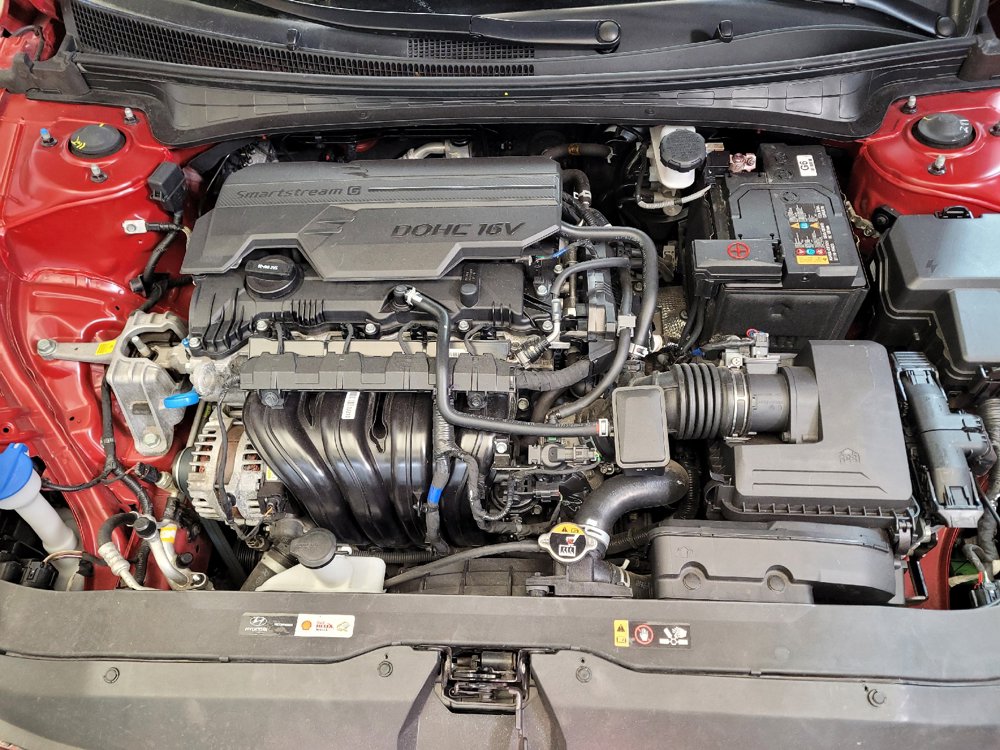 Used 2025 Hyundai Elantra SEL FWD image 30