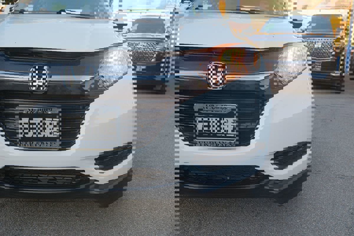 Used 2017 Honda HR-V LX image 40