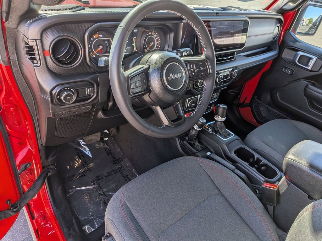 Used 2025 Jeep Wrangler Rubicon w/ Convenience Group image 14