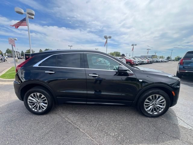 Used 2024 Cadillac XT4 Premium Luxury AWD/4WD image 4
