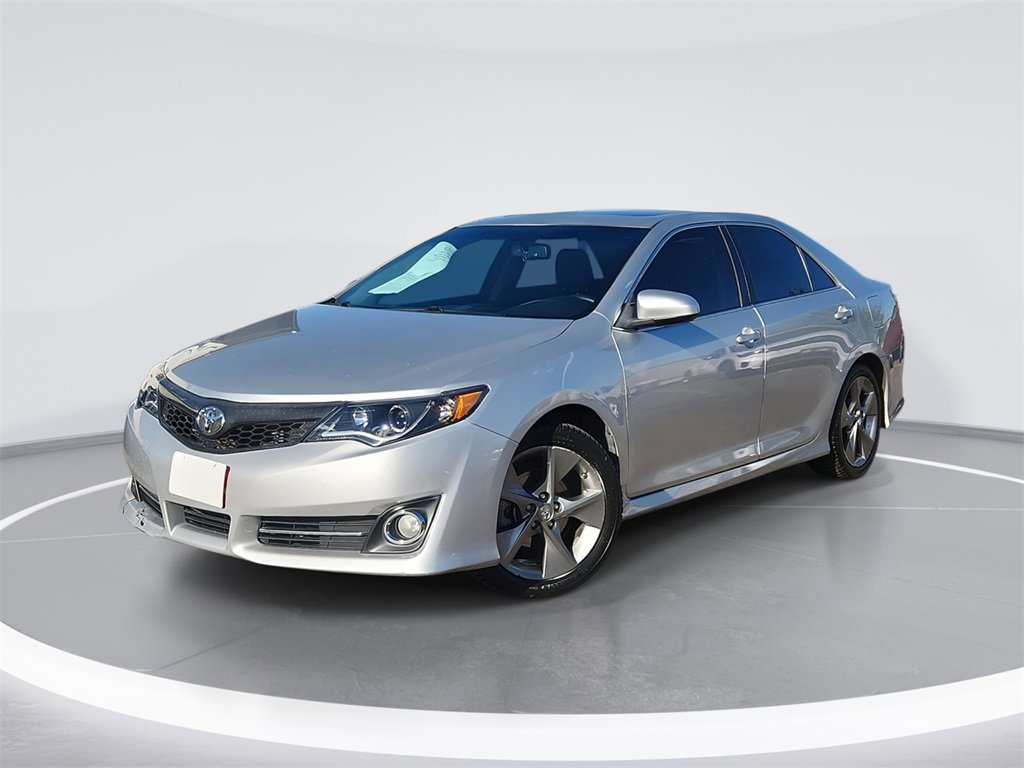 Used 2014 Toyota Camry SE