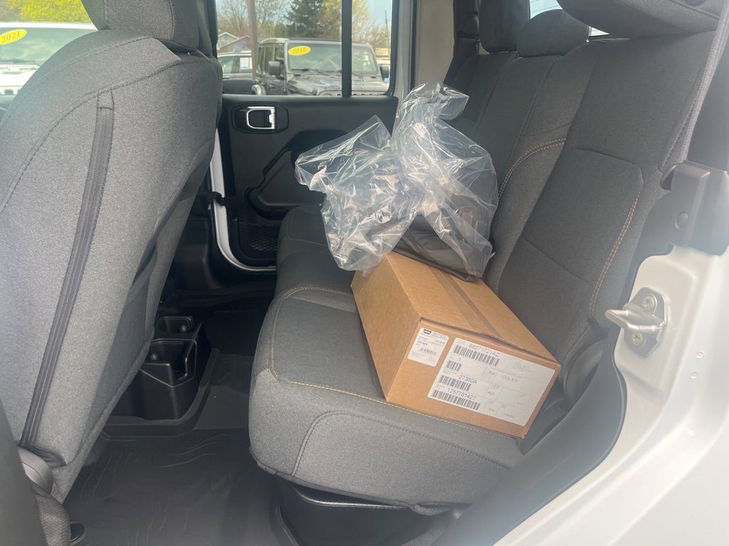 New 2025 Jeep Gladiator Willys image 13