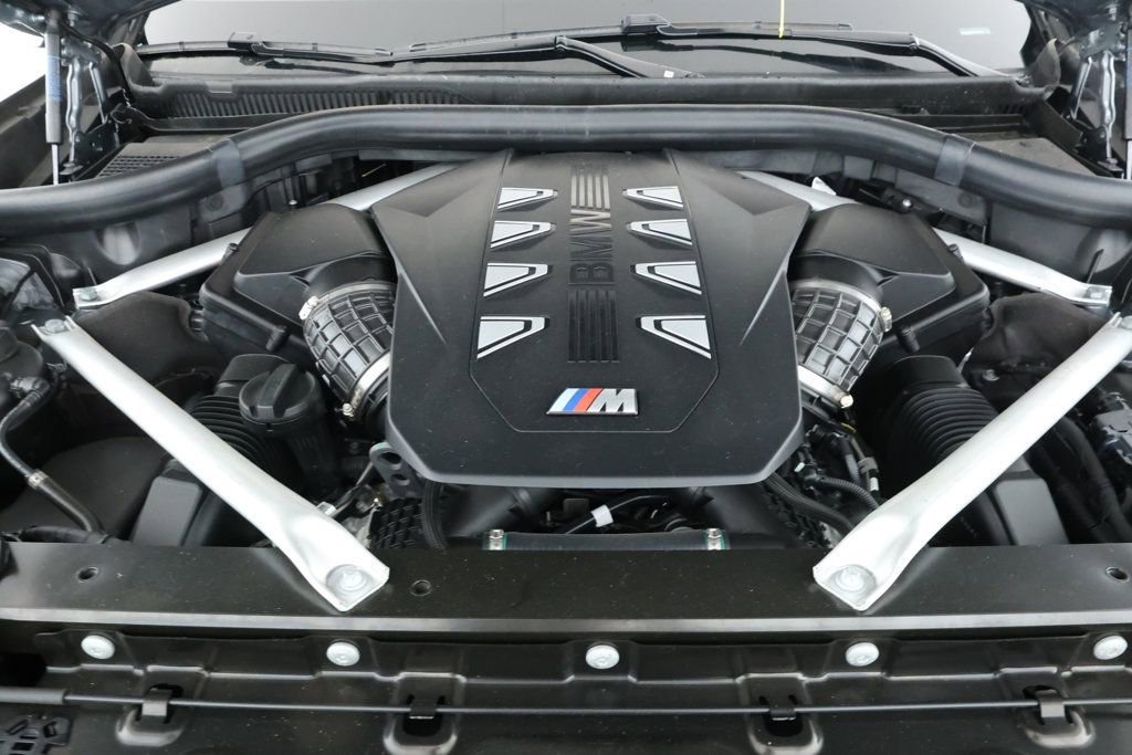Used 2025 BMW X7 M60i image 24