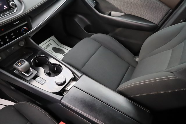 Used 2023 Nissan Rogue S image 27