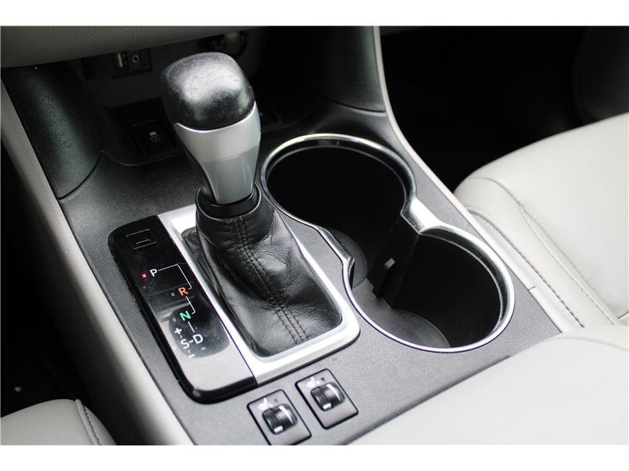 Used 2016 Toyota Highlander XLE image 29