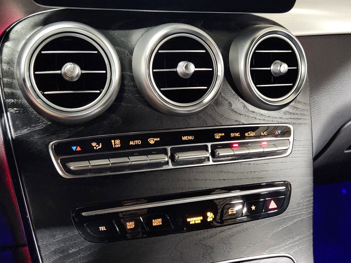 Used 2022 Mercedes-Benz GLC 300 image 38