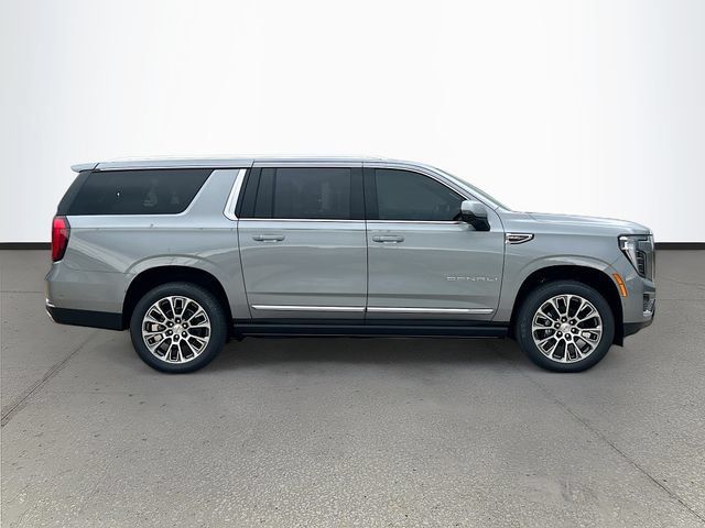 New 2026 GMC Yukon XL Denali w/ Denali Reserve Package AWD/4WD image 3