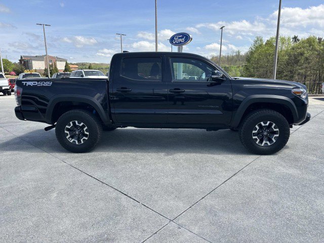 Used 2023 Toyota Tacoma TRD Off-Road w/ Technology Package AWD/4WD image 8