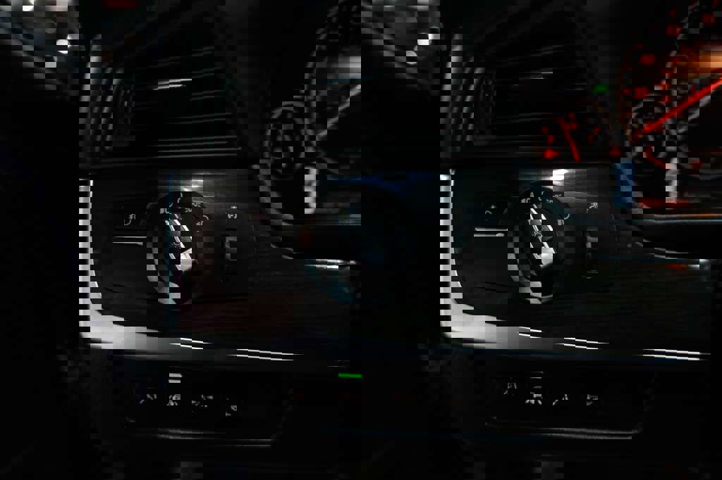 Used 2016 BMW 550i xDrive Sedan image 38