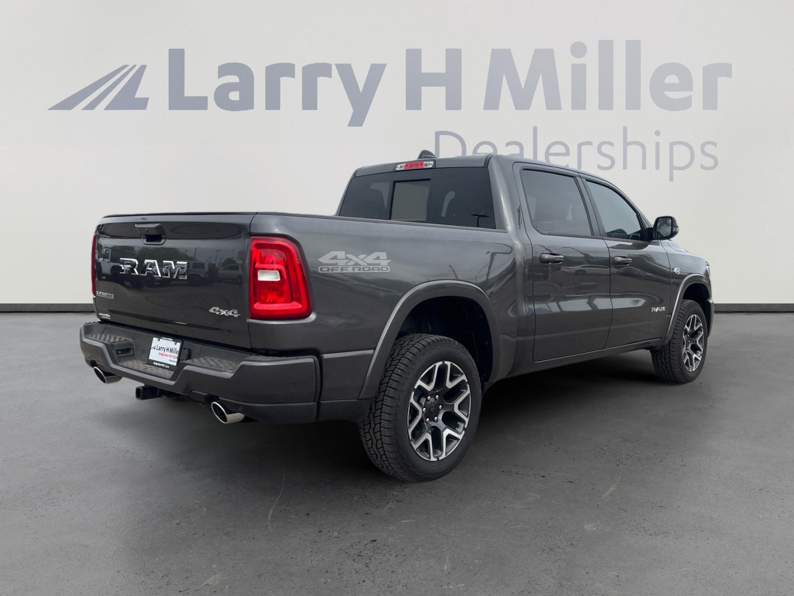 Used 2026 RAM 1500 Laramie w/ Sport Appearance Package image 5