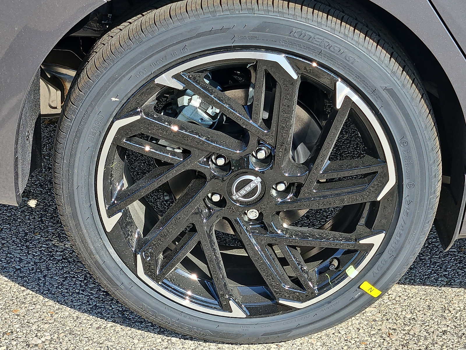 New 2026 Nissan Sentra SR w/ Floor Mat Package FWD image 7