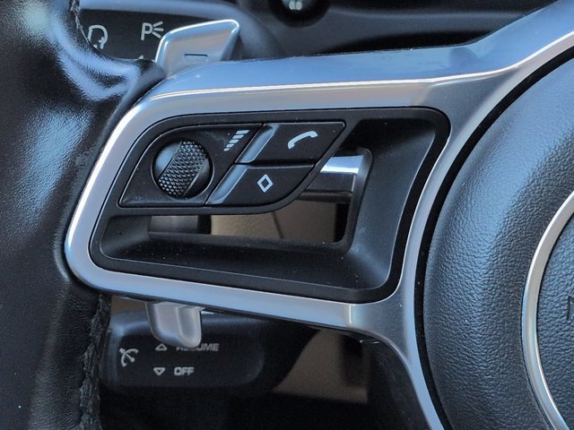 Used 2018 Porsche Macan AWD/4WD image 25