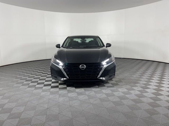 Used 2024 Nissan Altima 2.5 SV image 3