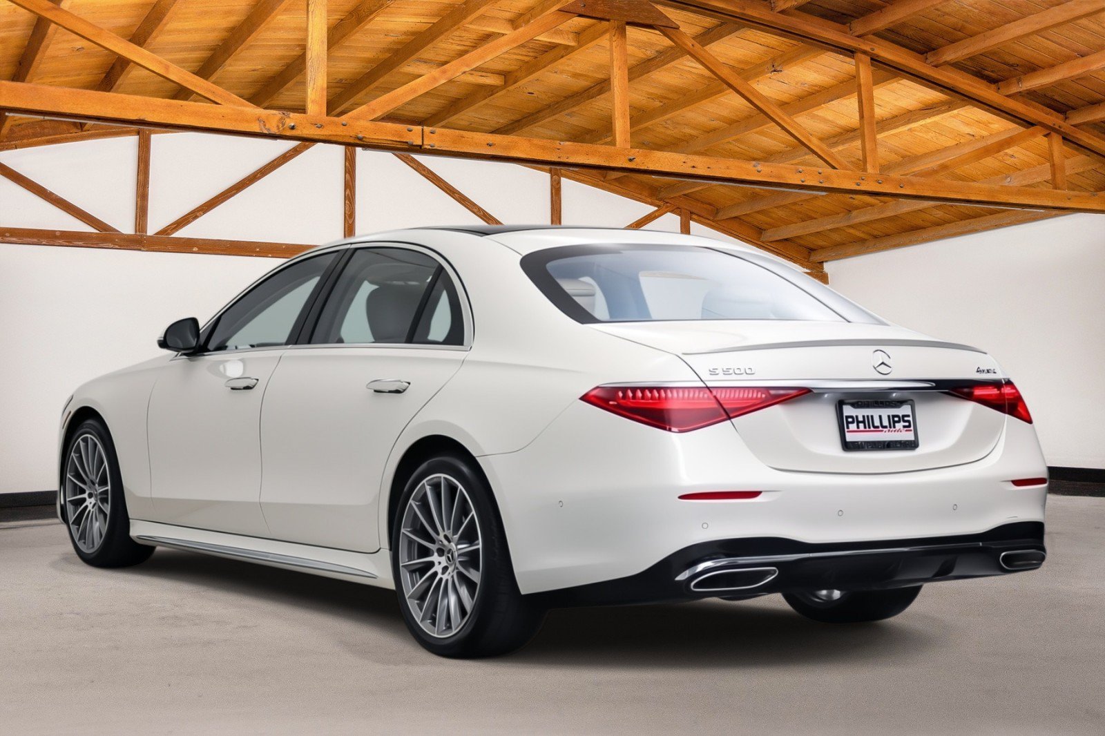 Used 2022 Mercedes-Benz S 500 4MATIC w/ AMG Line Package image 3