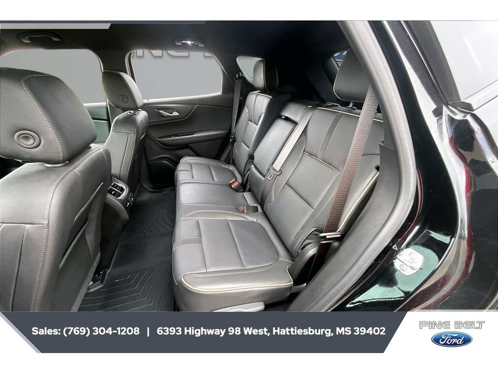 Used 2025 Chevrolet Blazer Premier w/ Enhanced Convenience Package AWD/4WD image 19