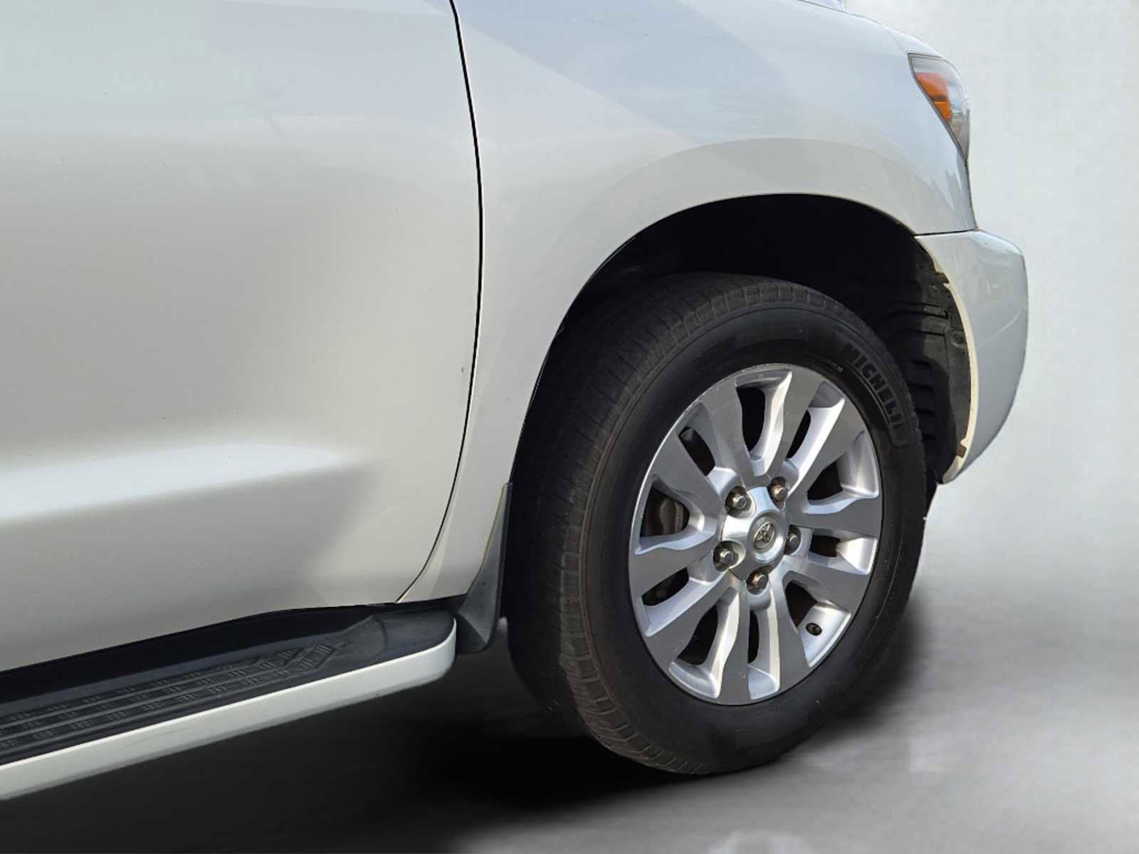 Used 2017 Toyota Sequoia Platinum AWD/4WD image 11