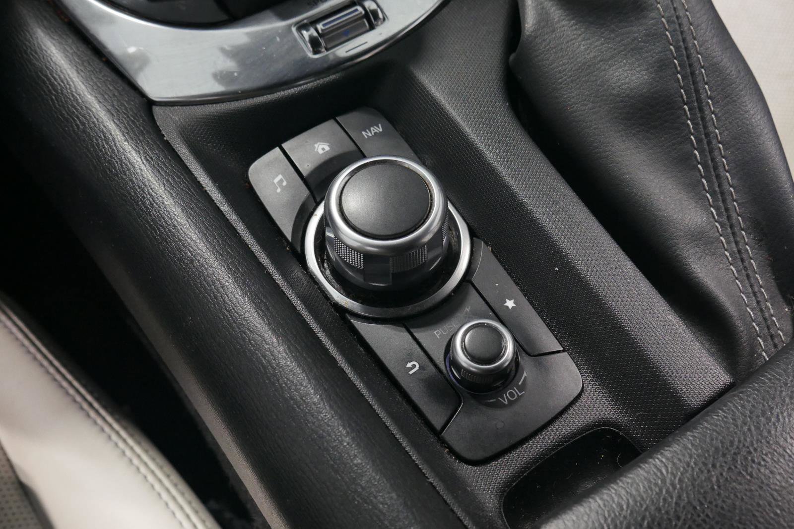 Used 2021 MAZDA MX-5 Miata RF Grand Touring image 19