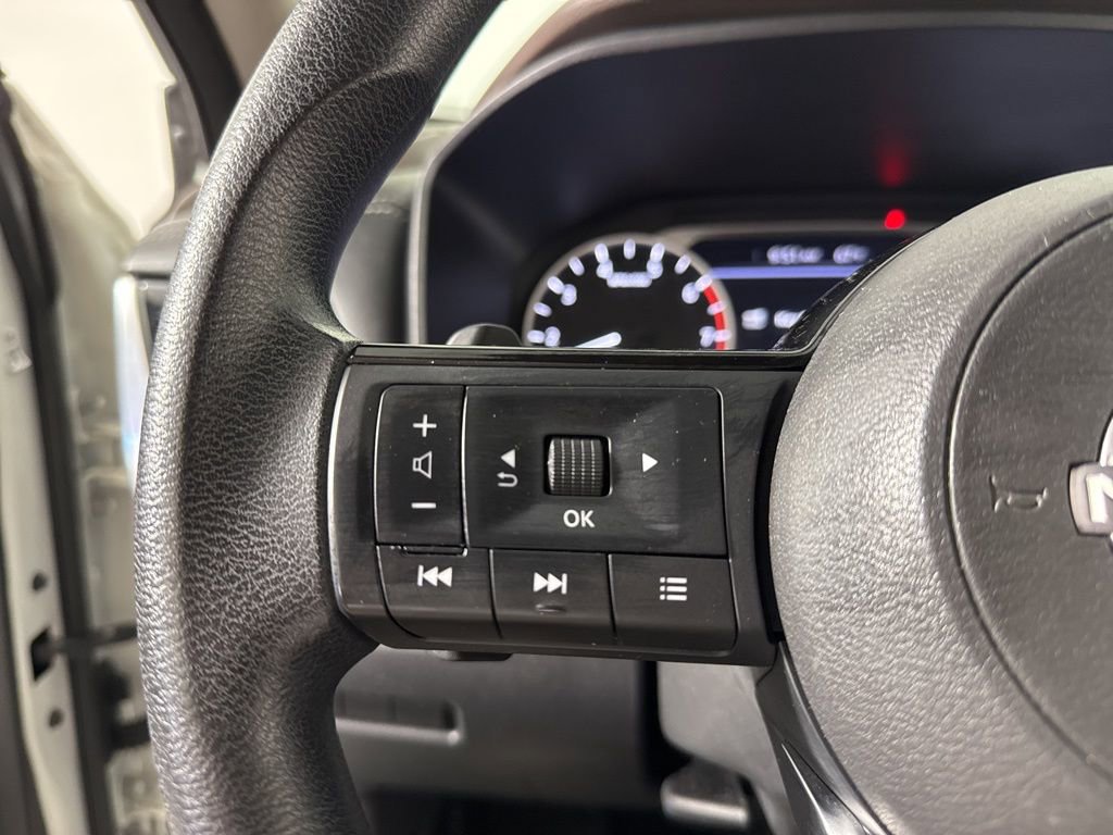 Used 2023 Nissan Rogue SV image 18