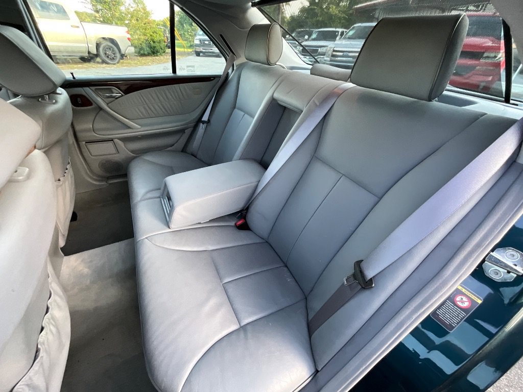Used 2000 Mercedes-Benz E 430 Sedan image 21