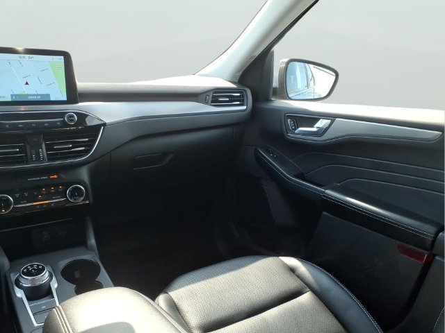 Certified 2022 Ford Escape Titanium AWD/4WD image 12