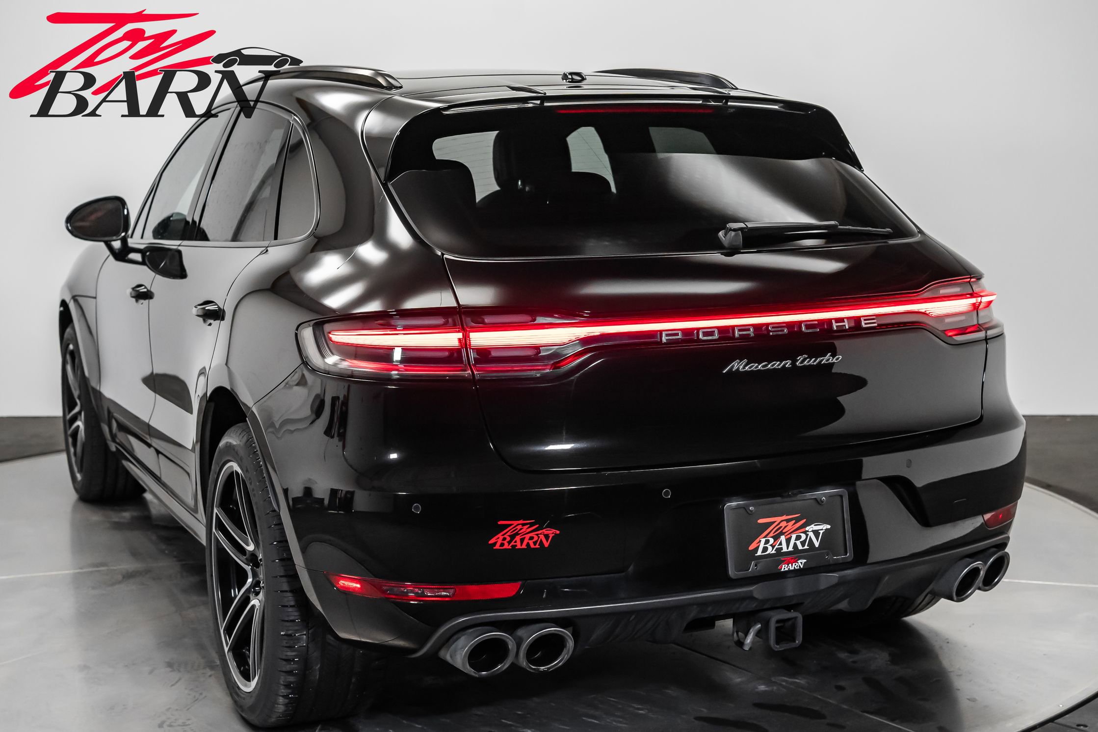 Used 2020 Porsche Macan Turbo image 11