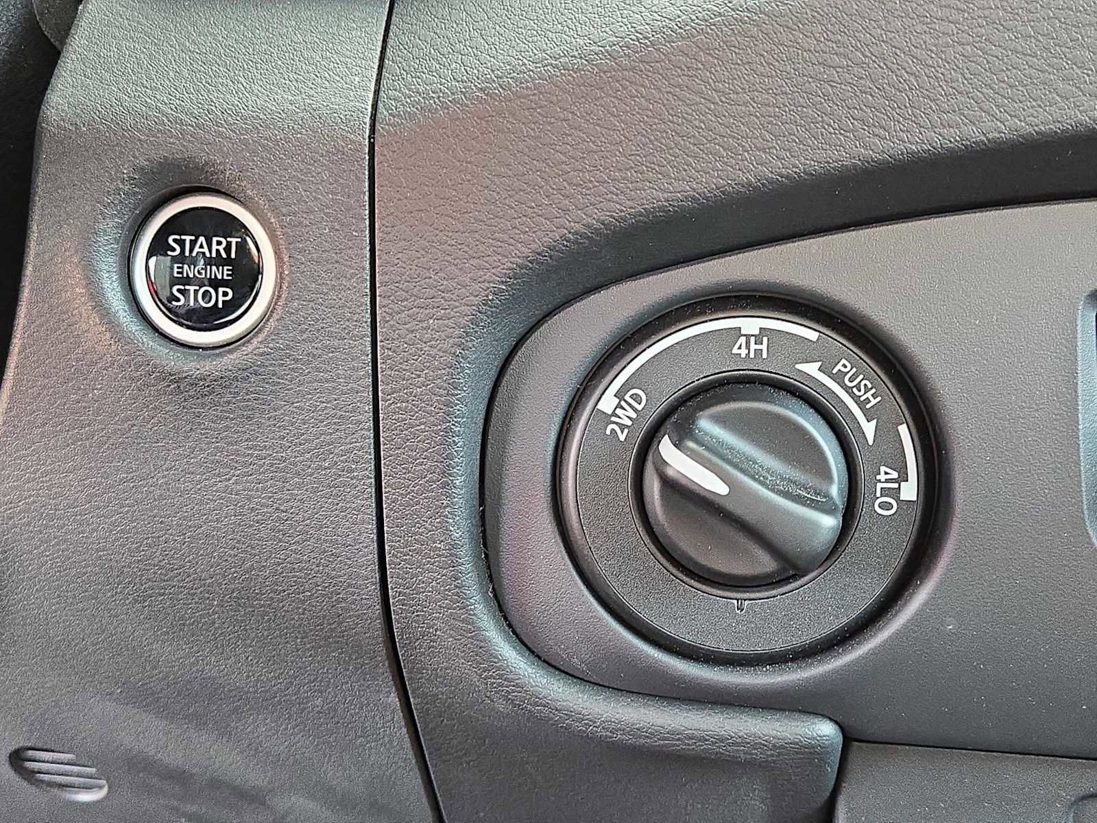 Used 2023 Nissan Frontier PRO-4X w/ Pro-4X Premium Package image 32