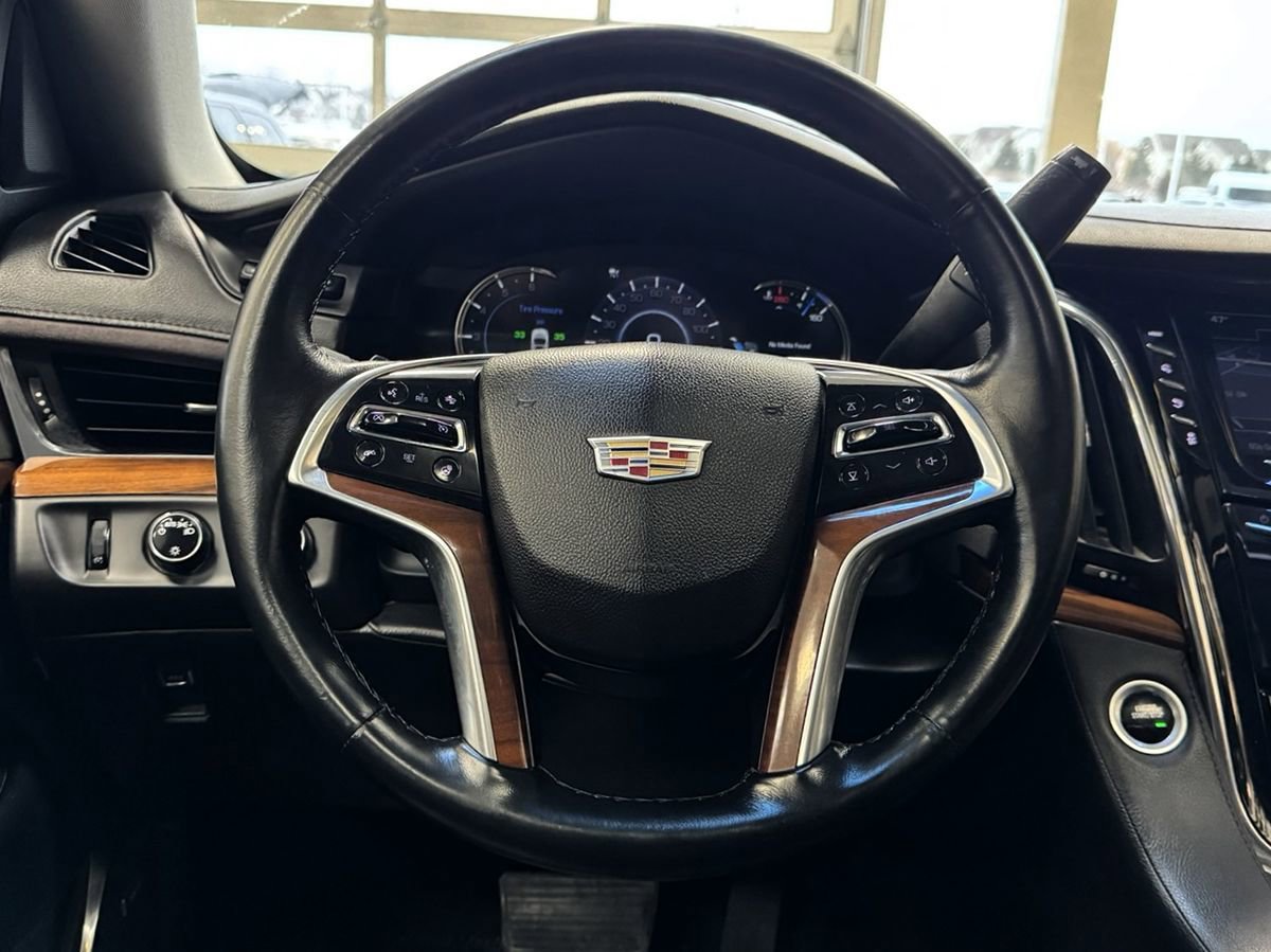 Used 2017 Cadillac Escalade Premium Luxury AWD/4WD image 28