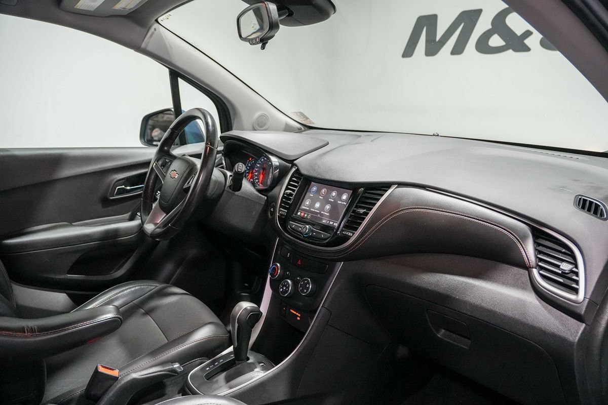 Used 2018 Chevrolet Trax LT w/ LT Convenience Package FWD image 24
