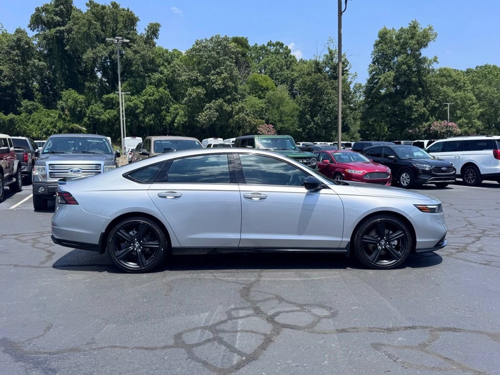 Used 2023 Honda Accord Sport image 4