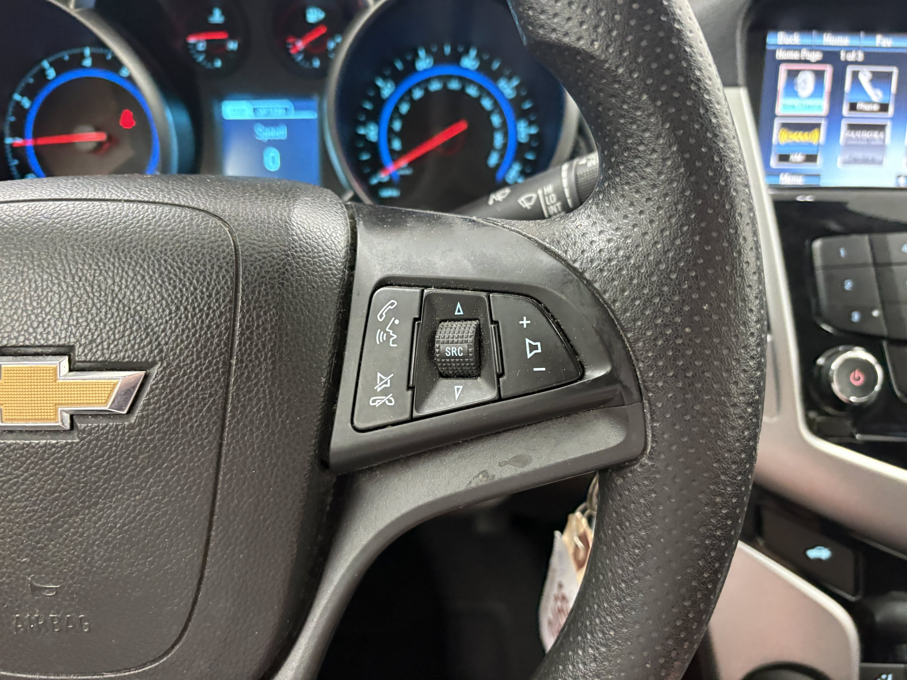 Used 2016 Chevrolet Cruze LT FWD image 29