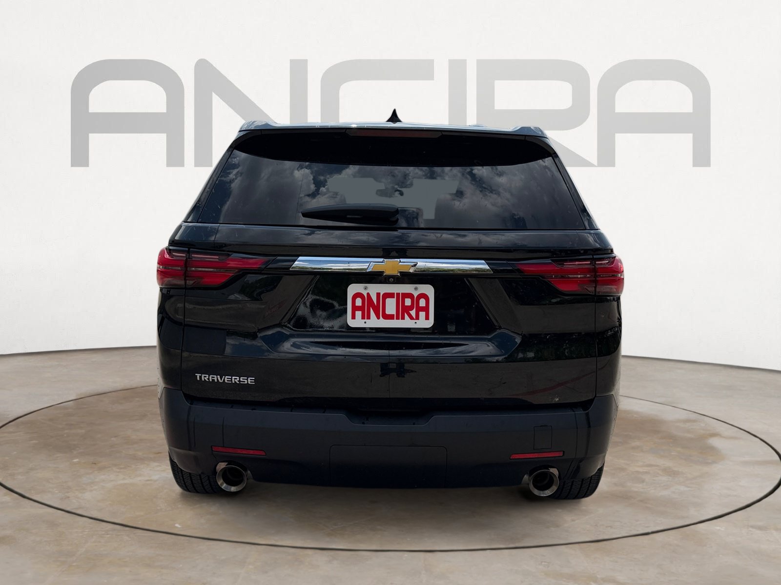 Used 2023 Chevrolet Traverse LS FWD image 8