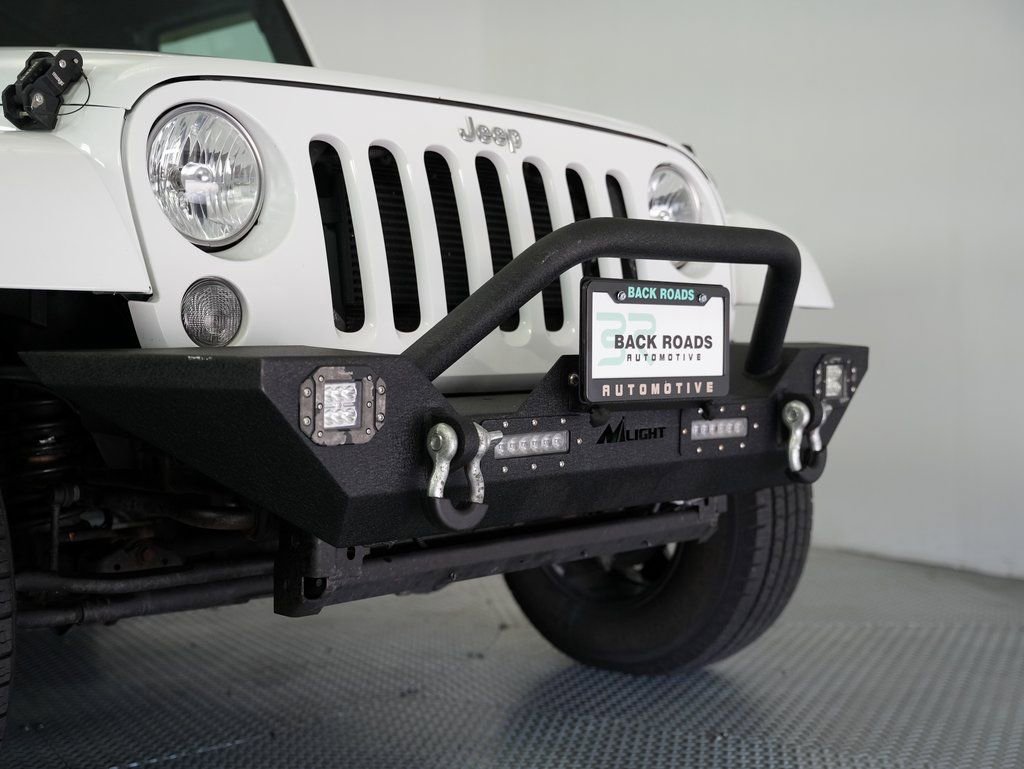 Used 2015 Jeep Wrangler Unlimited Sahara w/ Connectivity Group image 61