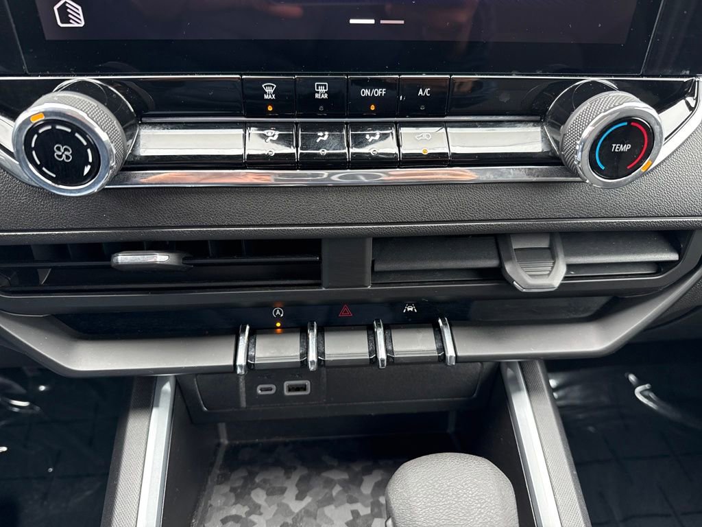 Used 2025 Chevrolet Colorado W/T image 30