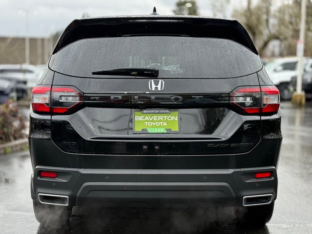 Used 2025 Honda Pilot Black Edition image 4