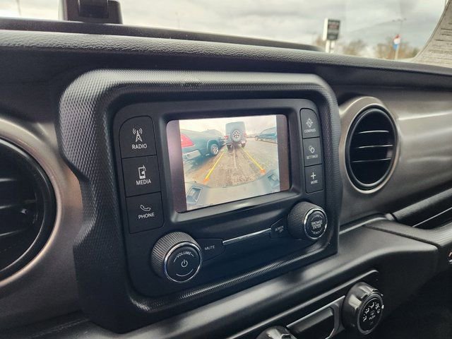 Used 2020 Jeep Gladiator Sport w/ Auxiliary Switch Group AWD/4WD image 14