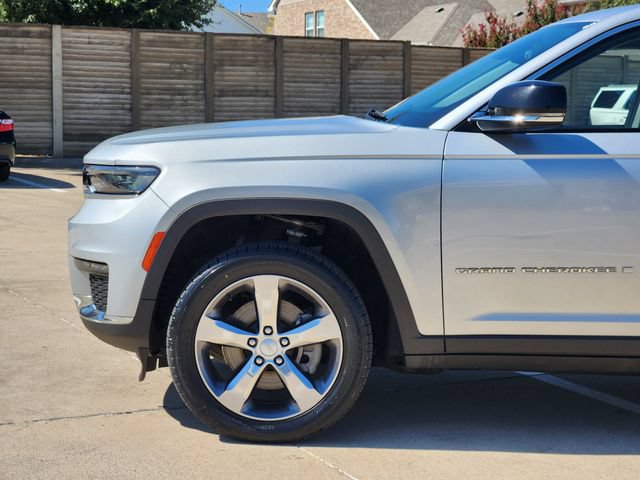 Used 2021 Jeep Grand Cherokee L Limited AWD/4WD image 16