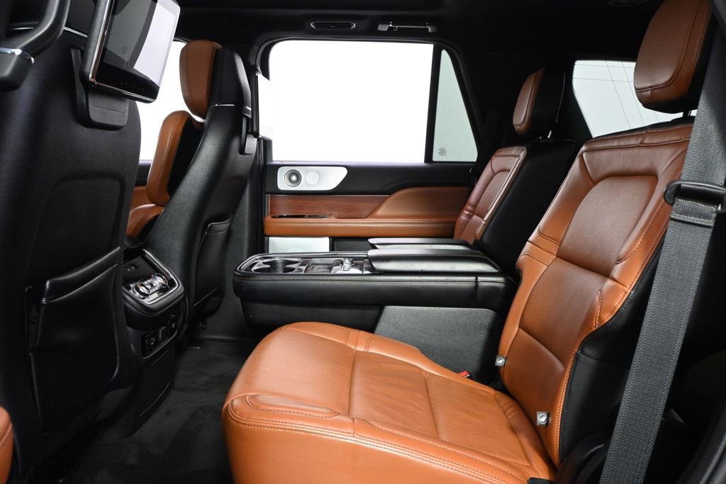 Used 2021 Lincoln Navigator Reserve AWD/4WD image 22