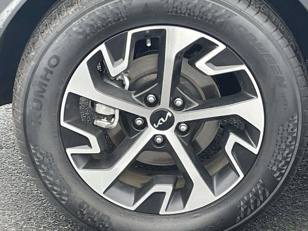 Used 2025 Kia Sportage EX w/ Premium Package image 13