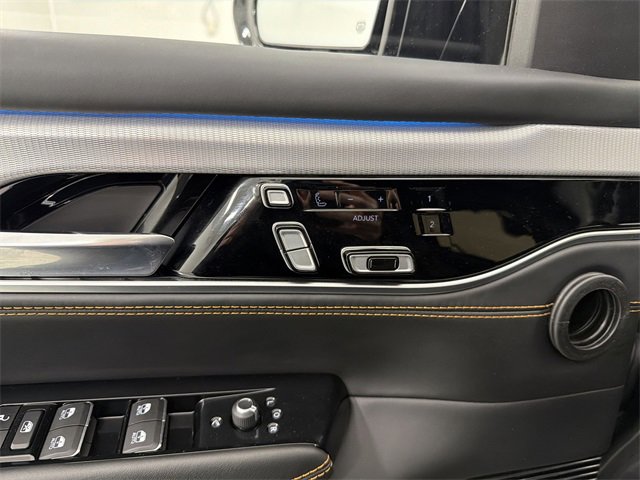 Used 2022 Jeep Grand Wagoneer Series III image 23