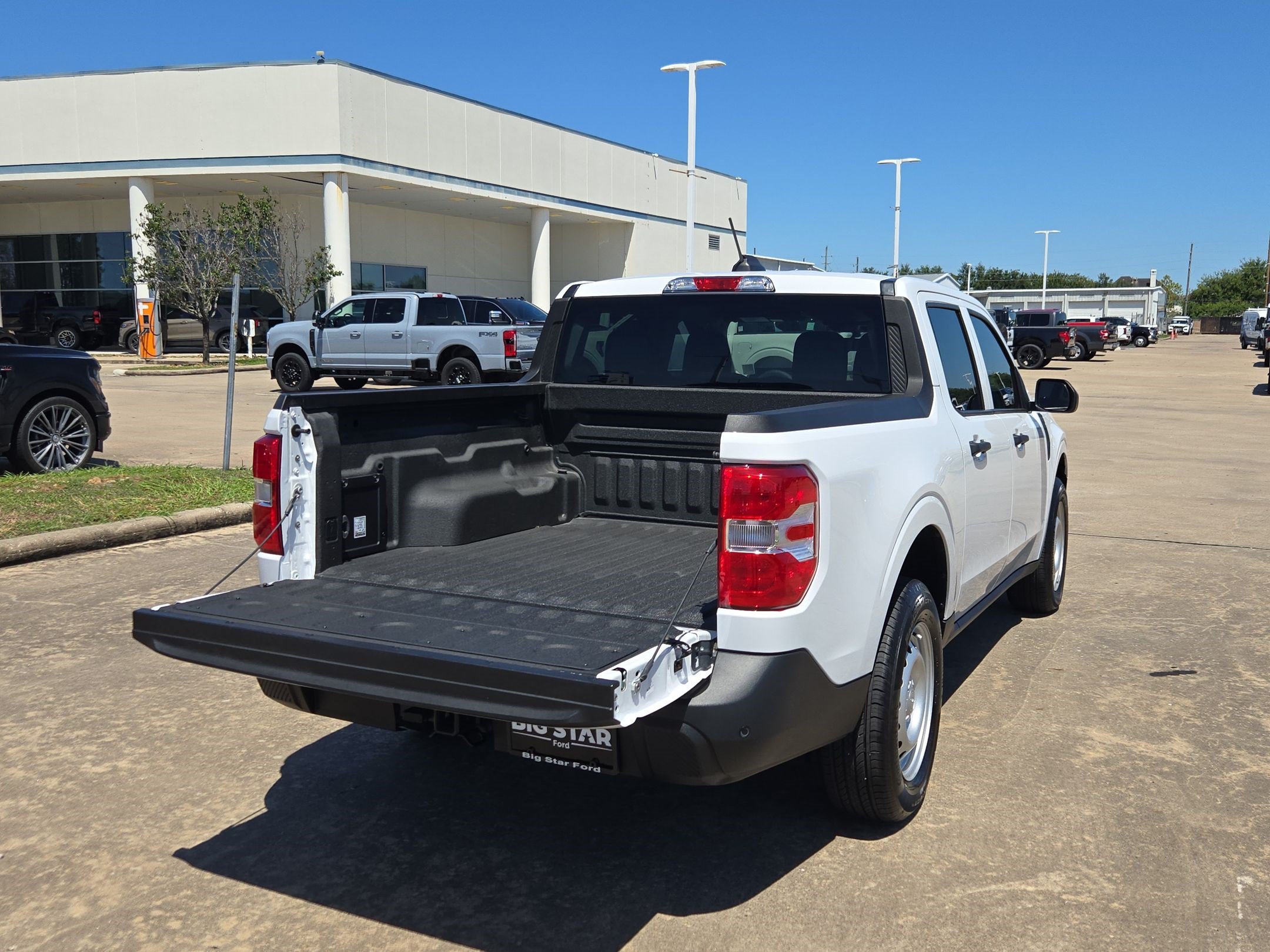 Used 2025 Ford Maverick XL FWD image 28