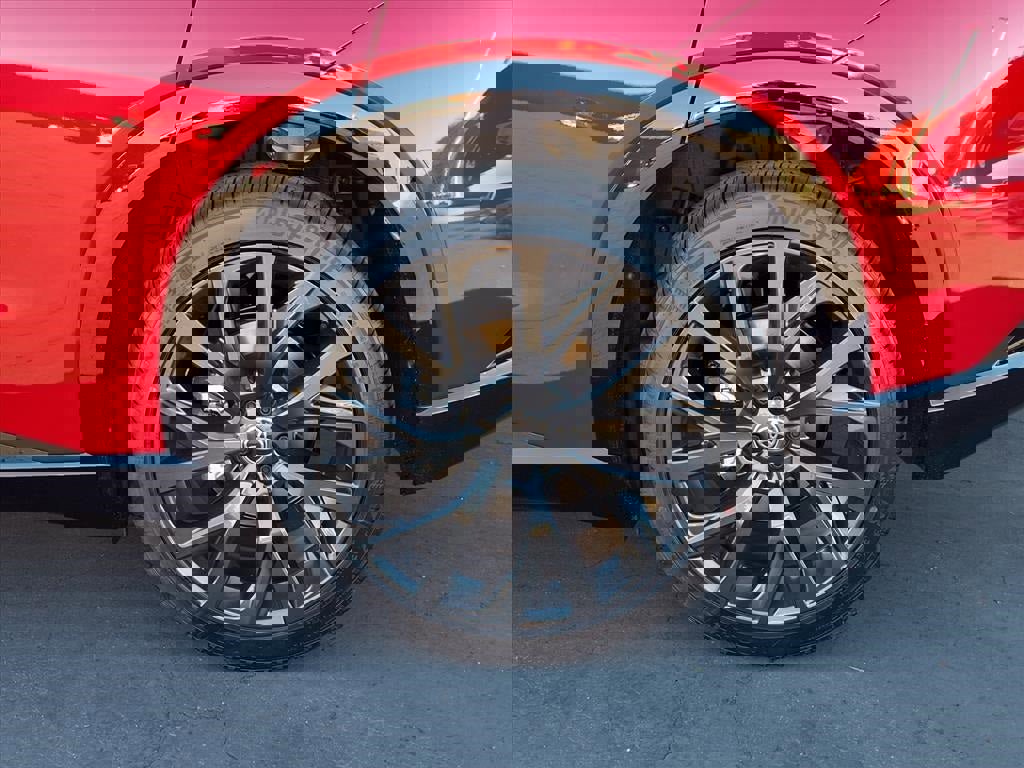 New 2025 Toyota Crown Signia image 4