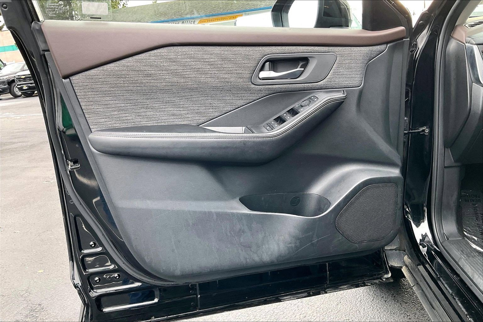 Used 2023 Nissan Rogue SV image 21