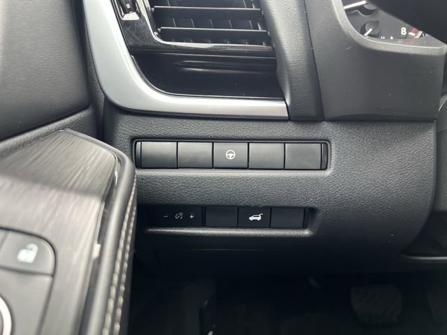 Used 2023 Nissan Rogue SL w/ SL Premium Package image 24