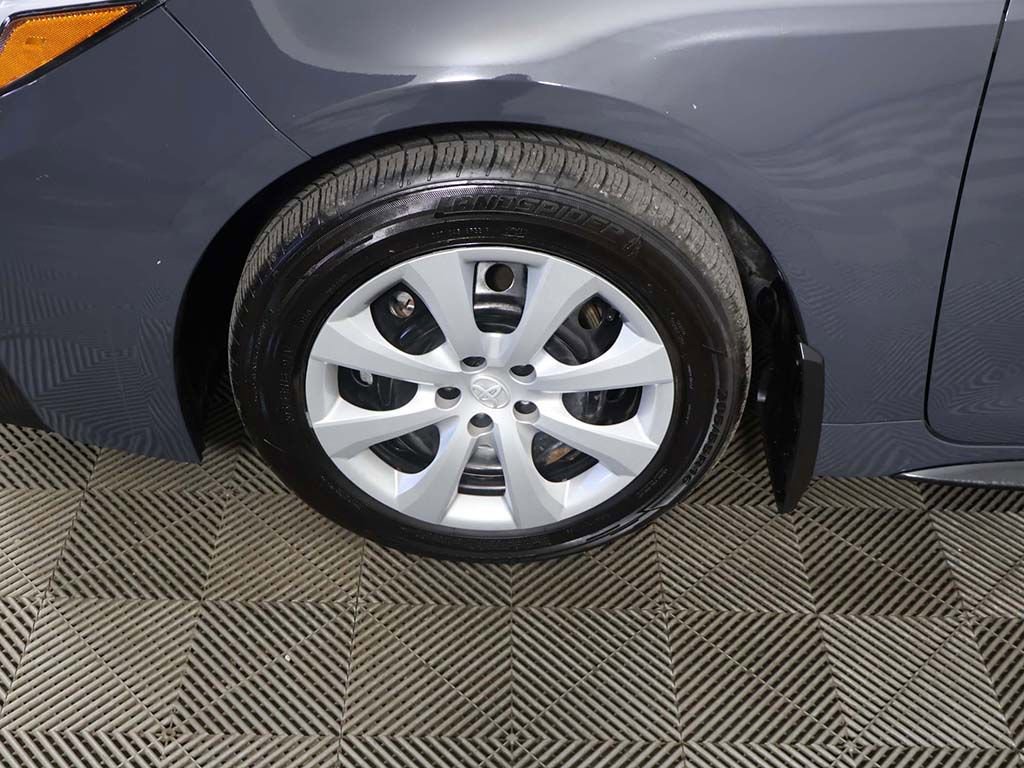 Used 2025 Toyota Corolla SE FWD image 14