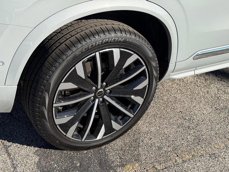 New 2026 Volvo XC90 B6 Plus w/ Protection Package Premier image 4