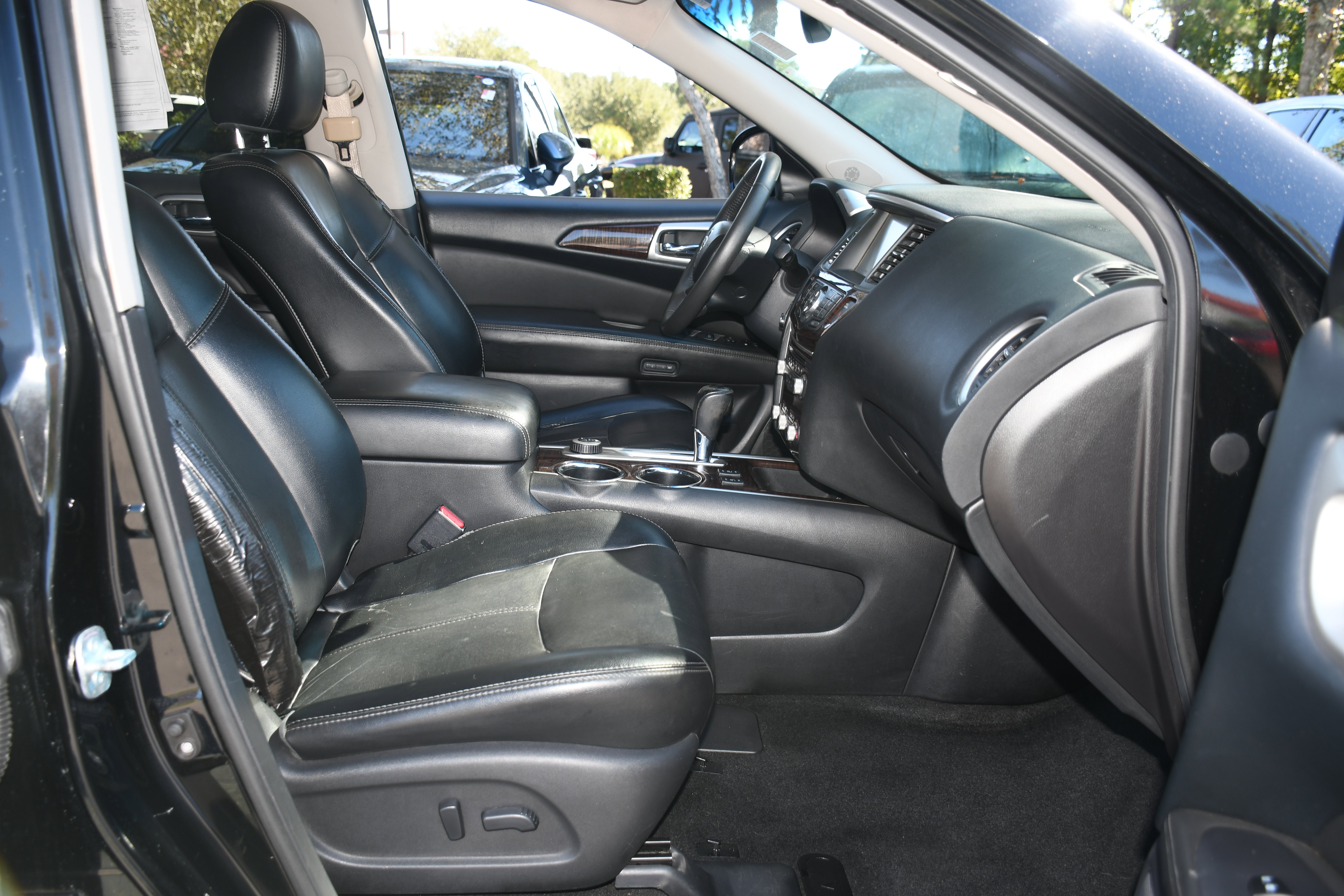 Used 2015 Nissan Pathfinder SL w/ SL Tech Package image 22